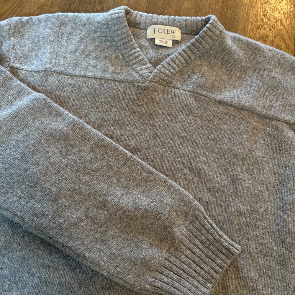 J. Crew Mens Authentic Vintage Gray Lambswool V Neck Pullover Sweater